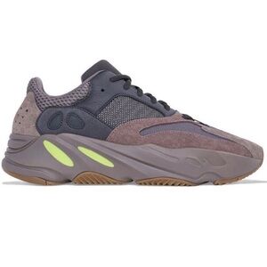 Yeezy Boost 700 Mauve